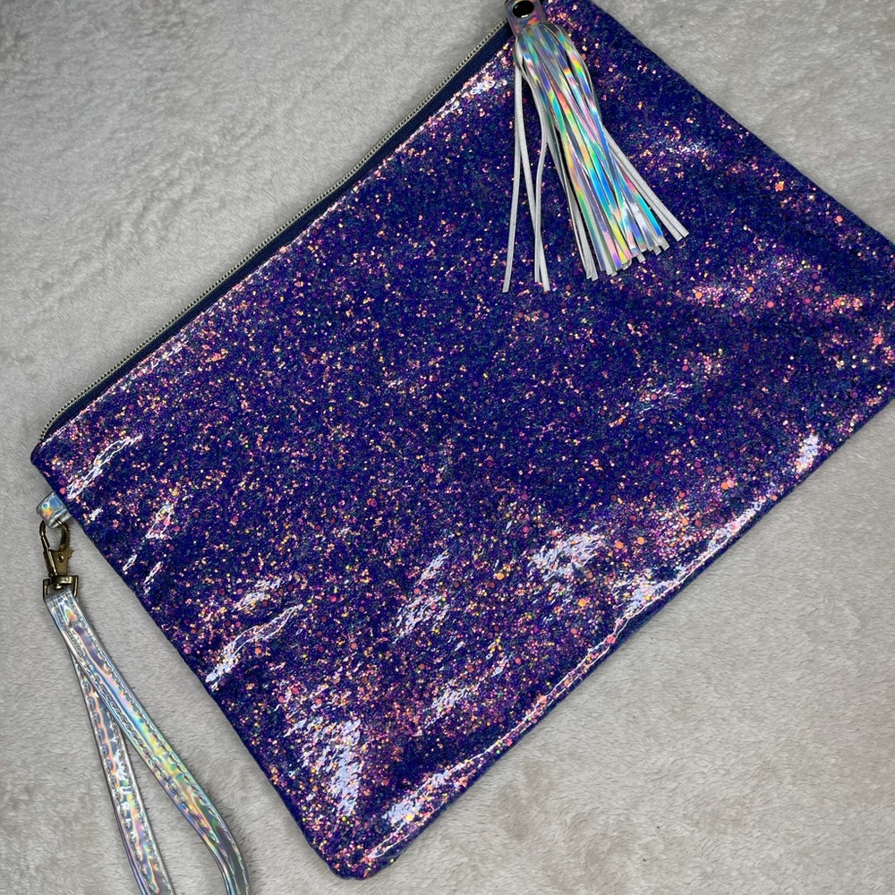 POUCHES - Picture 9 of 13